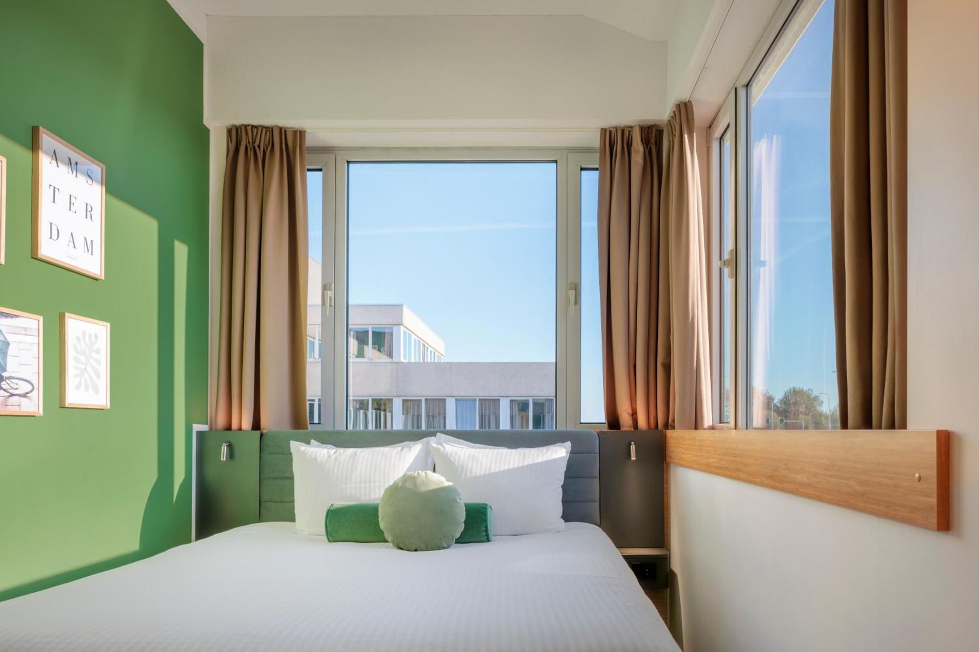 Maxhotel Amsterdam Airport Schiphol - Recently Renovated Hoofddorp Exterior photo