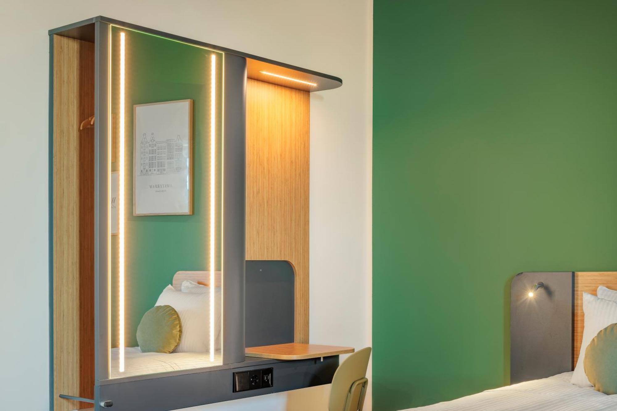 Maxhotel Amsterdam Airport Schiphol - Recently Renovated Hoofddorp Exterior photo