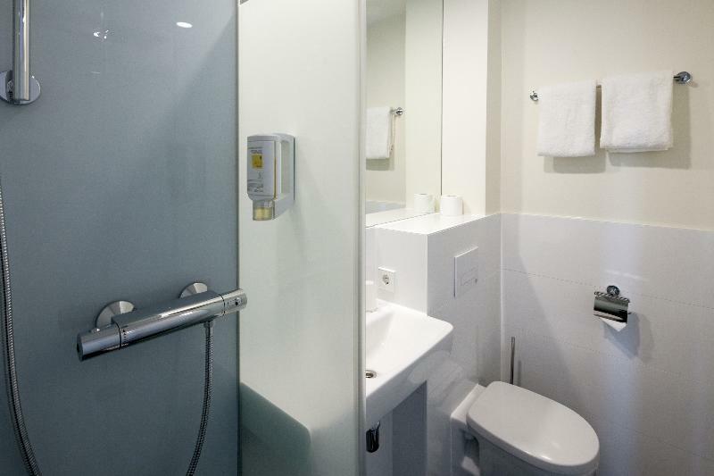 Maxhotel Amsterdam Airport Schiphol - Recently Renovated Hoofddorp Exterior photo