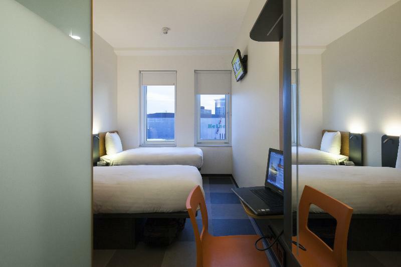 Maxhotel Amsterdam Airport Schiphol - Recently Renovated Hoofddorp Exterior photo